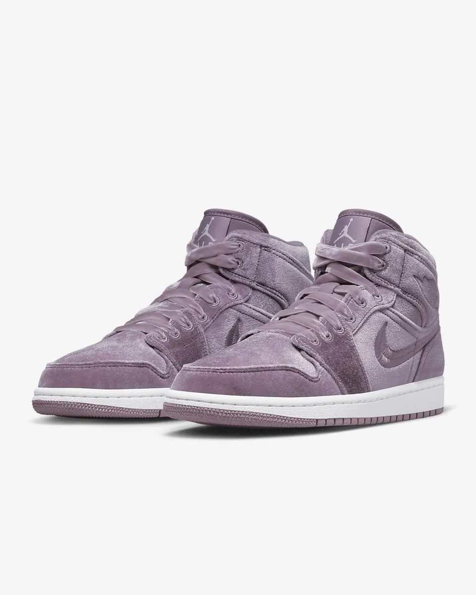Nike Air Jordan 1 Mid Purple Velvet